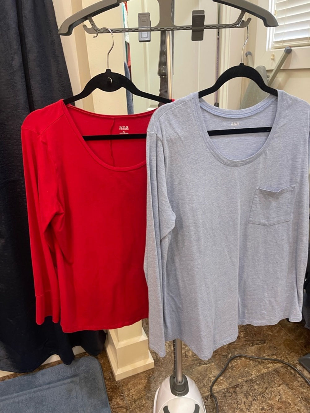 a.n.a 1 Bright Red & 1 Light Blue Scoop Neck Tee